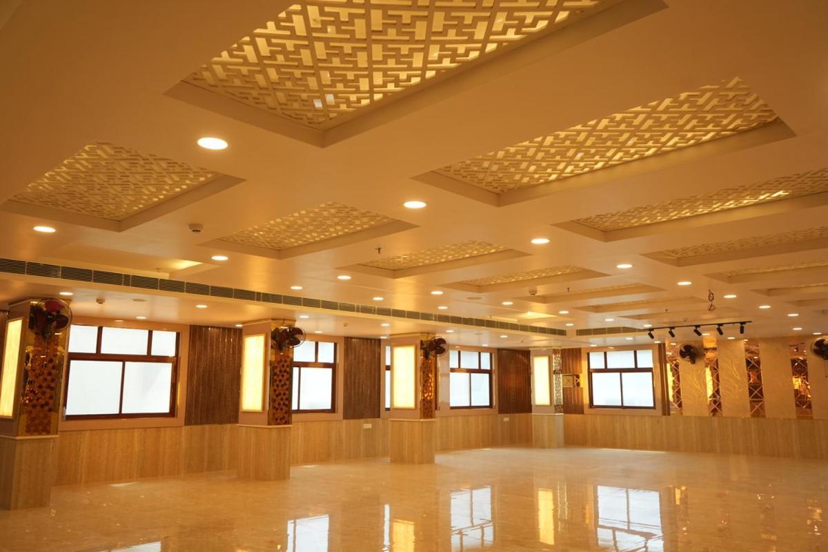 Hotel Golden Palace ラクナウ エクステリア 写真